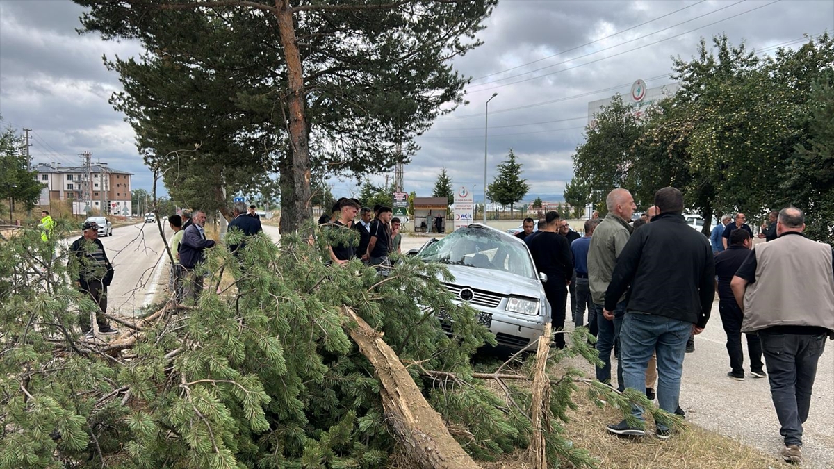 Devrekani'de Trafik Kazası: 3 Yaralı