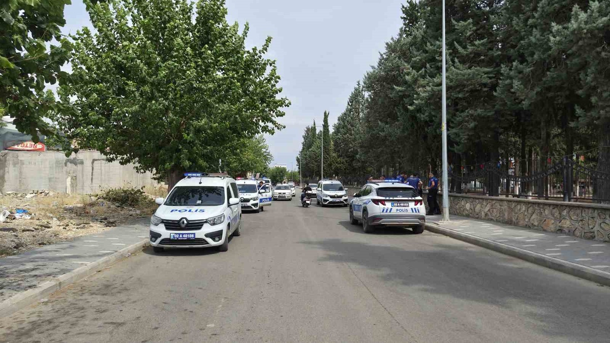 Kayıp Genç Ailesine Bıçak Çekti