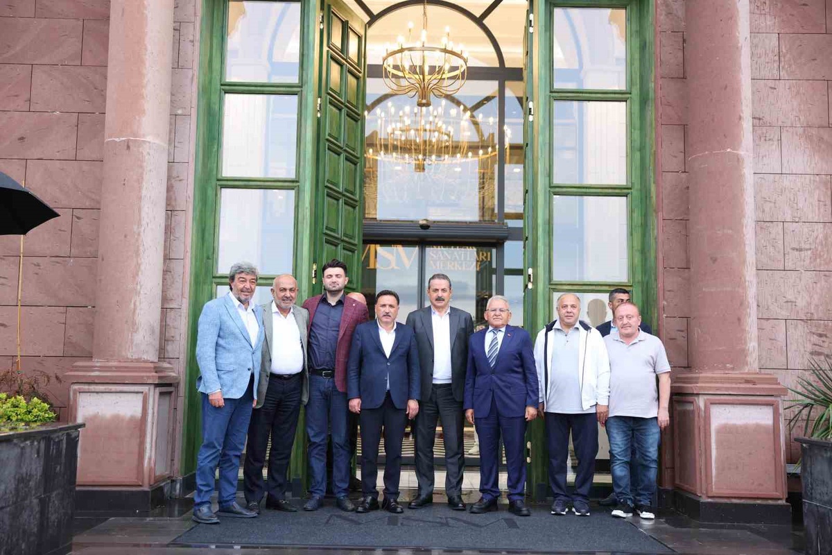 Kayserispor'dan Bursaspor'a Dostluk Yemeği