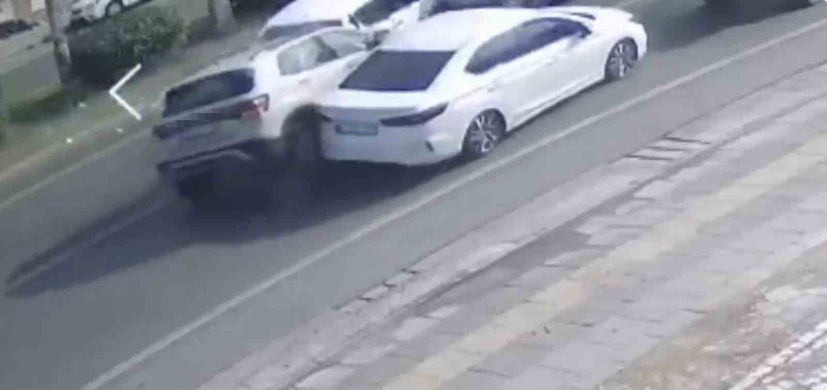 Erdemli'de Zincirleme Trafik Kazası: 3 Yaralı