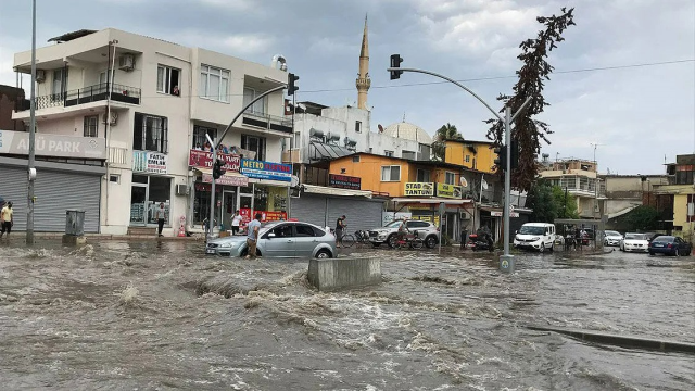 Meteoroloji alarm verdi! 26 il için sarı ve turuncu kod: Sel ve su baskınına dikkat