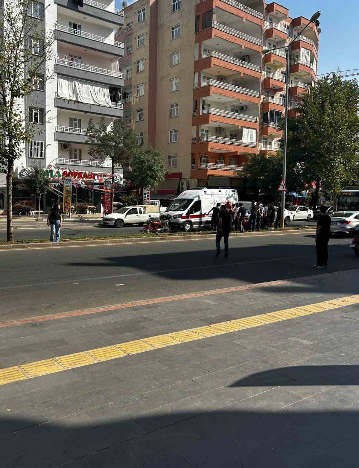 Diyarbakır'da Motosiklet Yayaya Çarptı