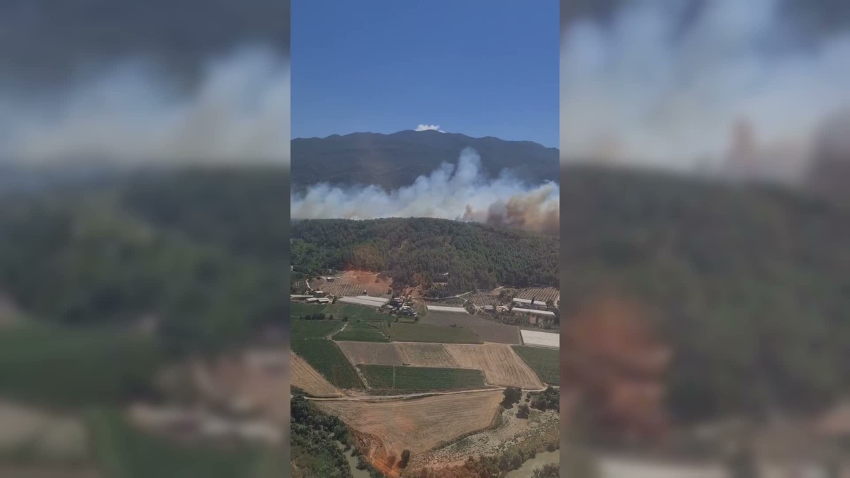 Muğla'da Yangın Kontrol Altına Alınmaya Çalışılıyor
