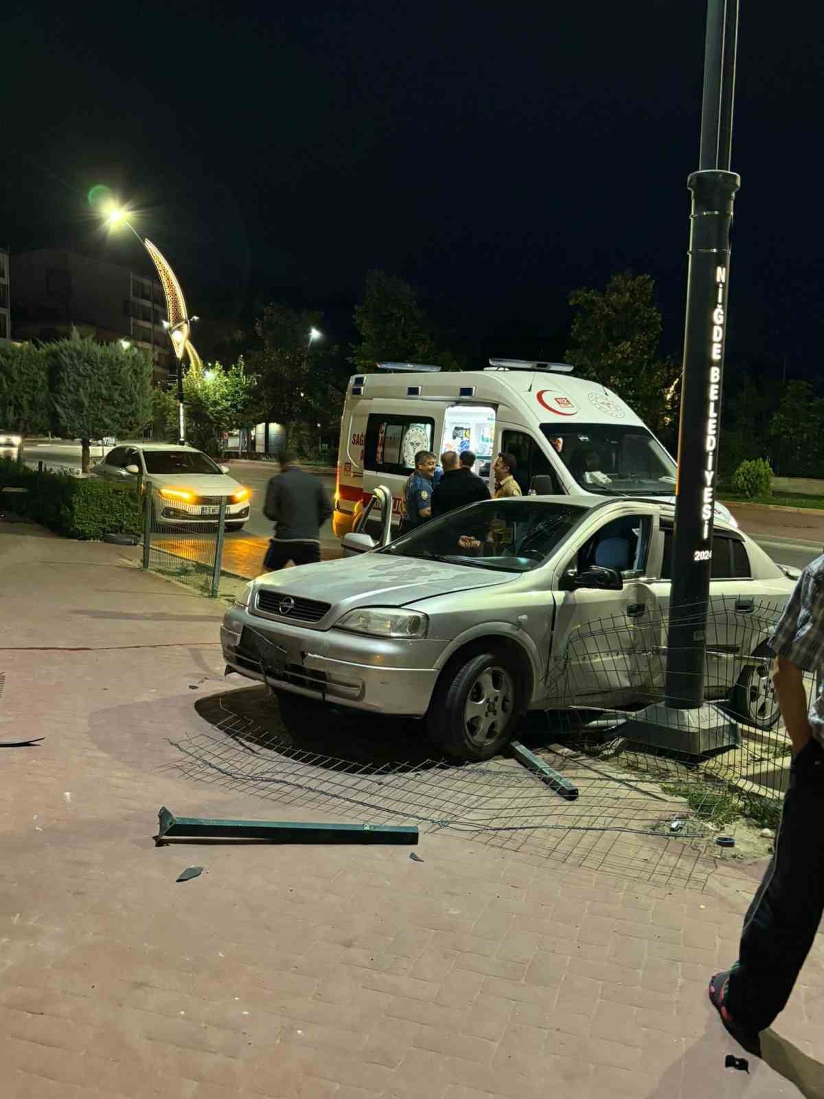 Niğde'de Trafik Kazası: Sürücü Yaralandı