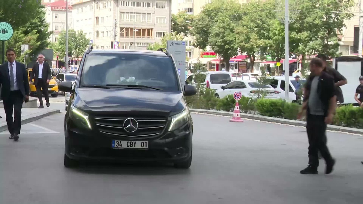 Özgür Özel Kayseri'de KOBİ'lerle Buluştu