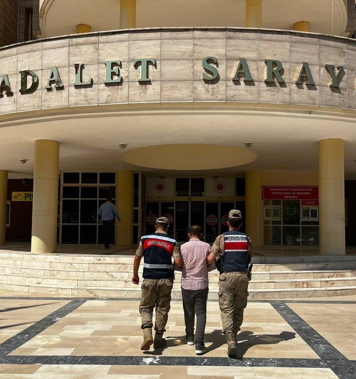 Dolandırıcı Jandarma Tarafından Yakalandı