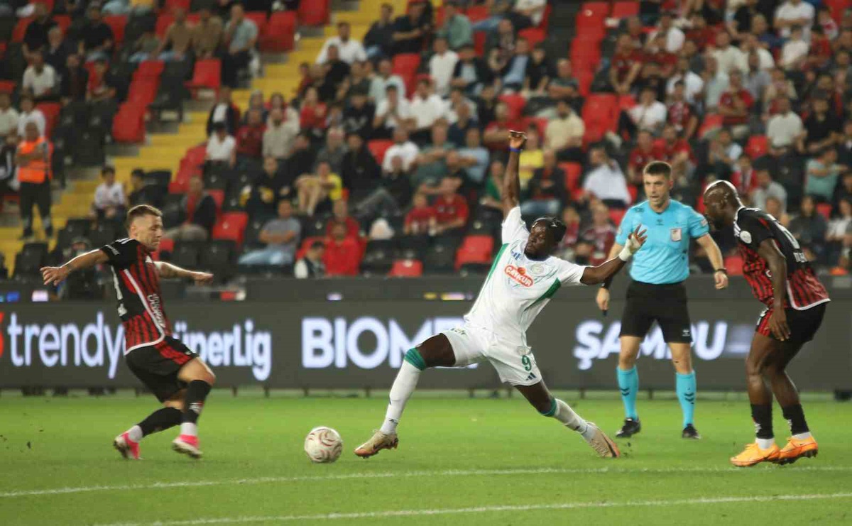 Çaykur Rizespor İlk Yarıda Önde!