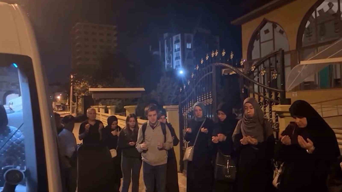 Niğdeli Öğrenciler Umre’ye Uğurlandı