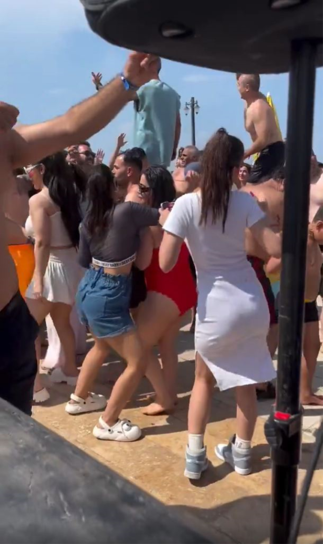 Van'a akın eden İranlı turistler kendinden geçti