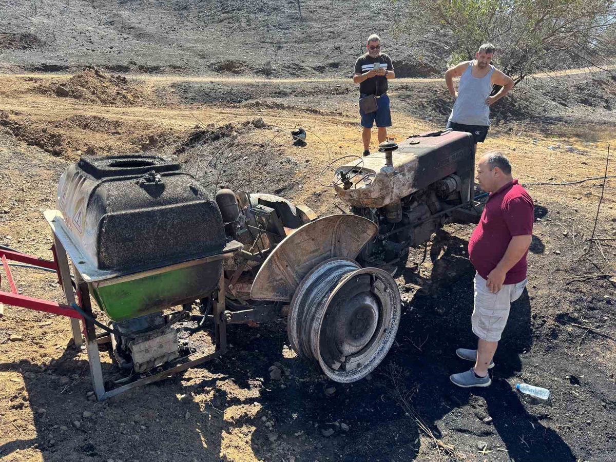 Fethiye'de Yangın Korkusu: Traktörüyle Yangına Mücadele Eden Adam Mahsur Kaldı