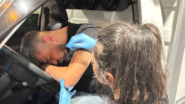 Alkollü Sürücü Pompa Önünde Bayıldı