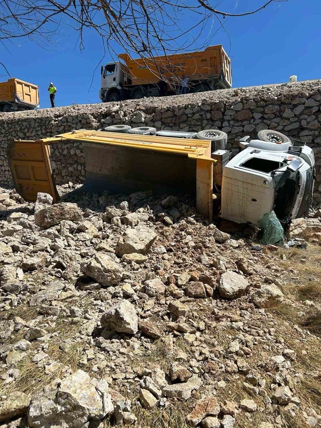 Korkuteli'nde Trafik Kazası: 1 Ölü