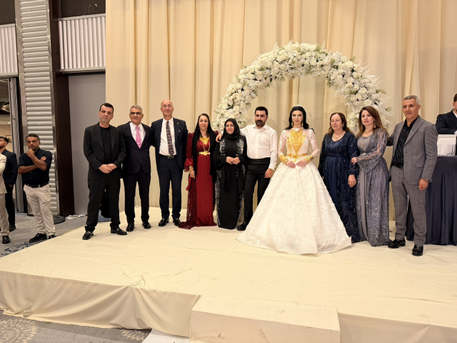 Ünlü iş insanı Yavuz Kahriman’ın oğlu dünyaevine girdi: Halaya duran isimler dikkat çekti