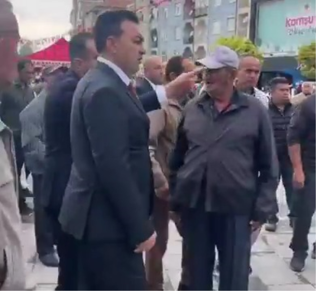 30 Ağustos töreninde protokol krizi! Belediye başkanı ile Valilik Protokol Müdürü herkesin önünde birbirine girdi