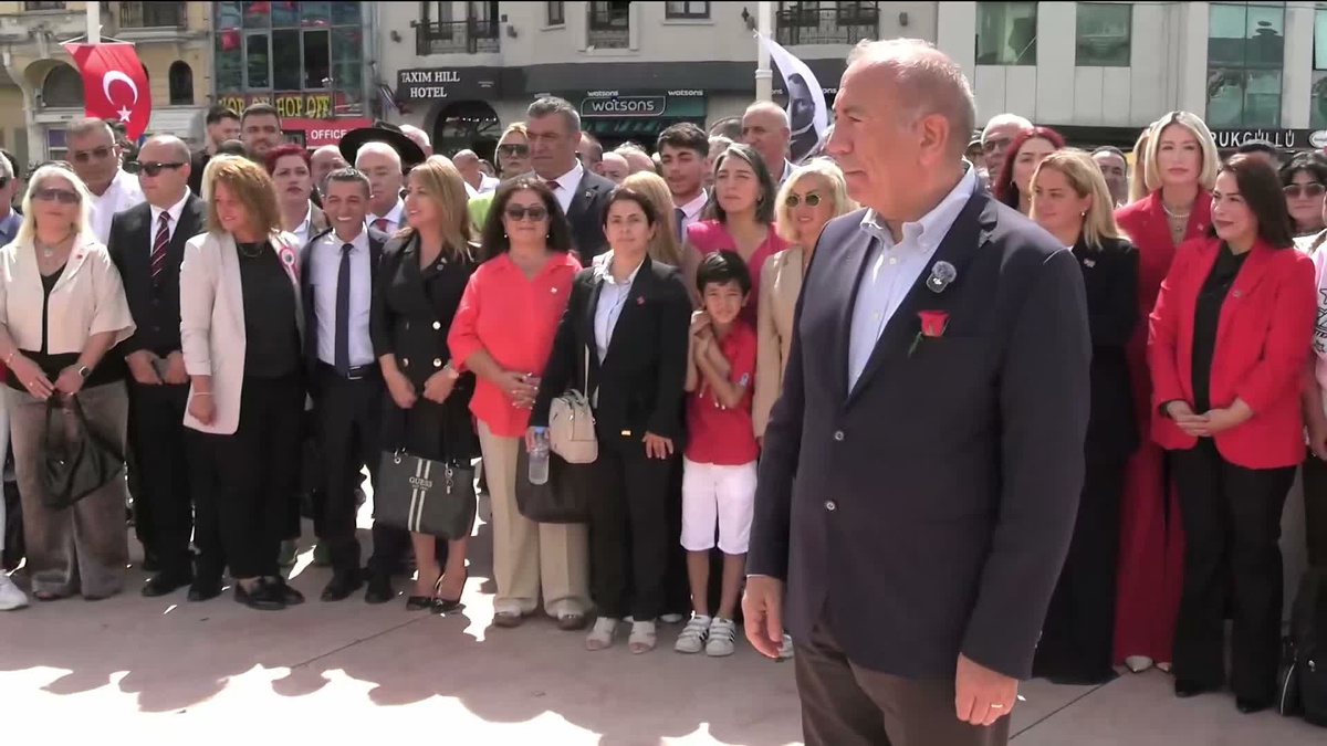 CHP Taksim'de 30 Ağustos'u Andı
