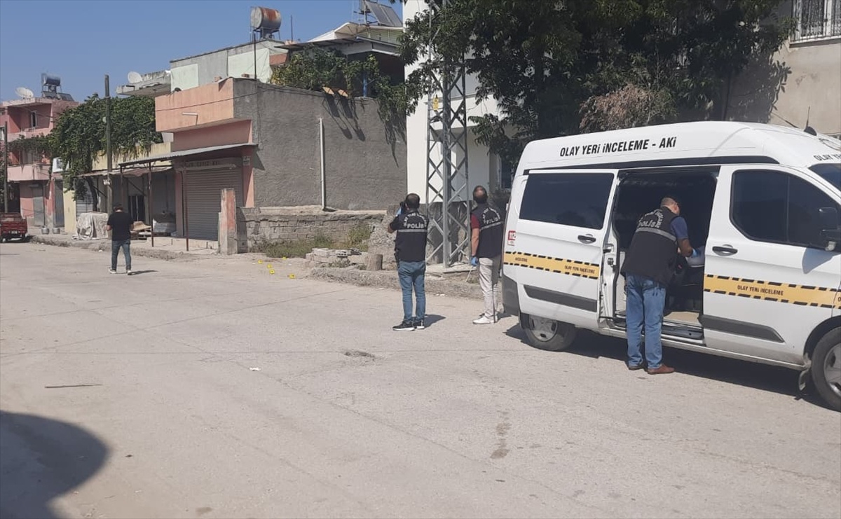 Ceyhan'da Boşanma Kavgası: İki Kişi Yaralandı