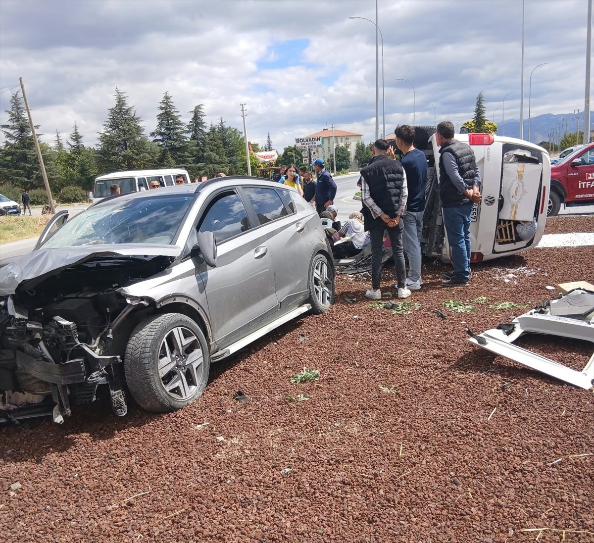 Bolvadin'de Trafik Kazası: 7 Yaralı