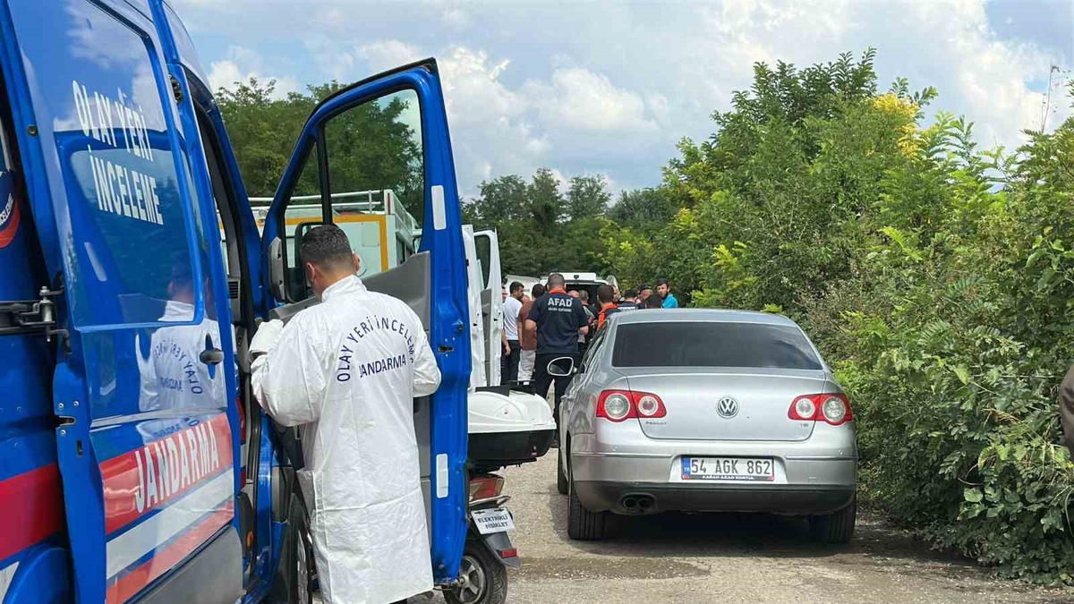 Sakarya Nehri'nde erkek cesedi bulundu