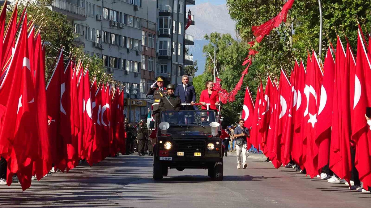 Antalya'da Zafer Bayramı Coşkuyla Kutlandı