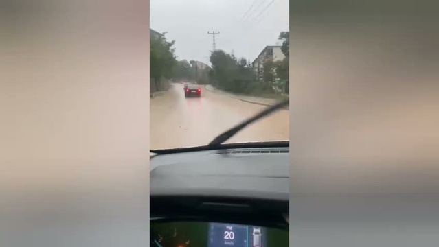 Artvin'de Sağanak ve Rüzgar Can Kaybı Olmadan Etkili Oldu