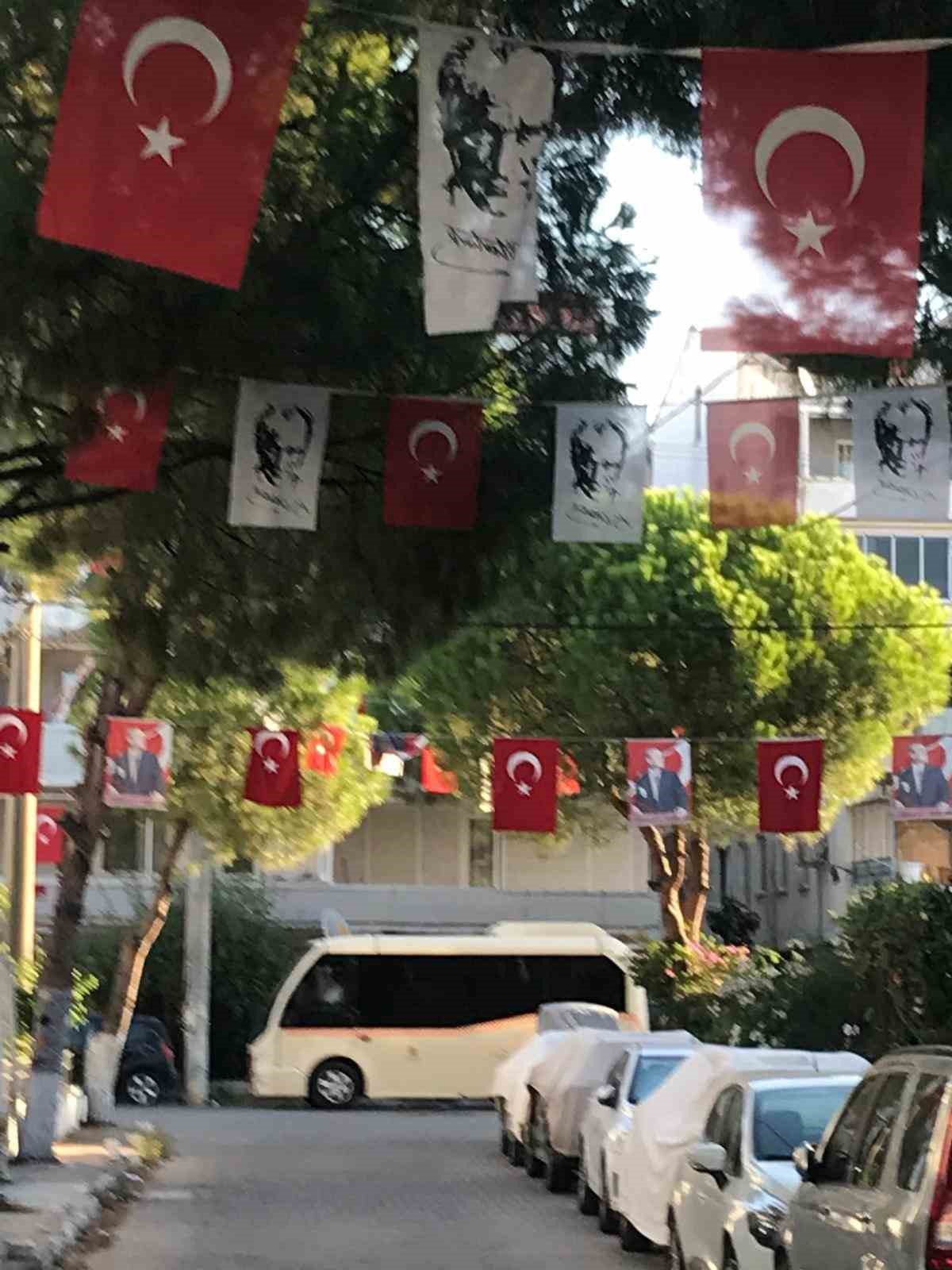 Çamlı Sokak'ta Zafer Bayramı Coşkusu