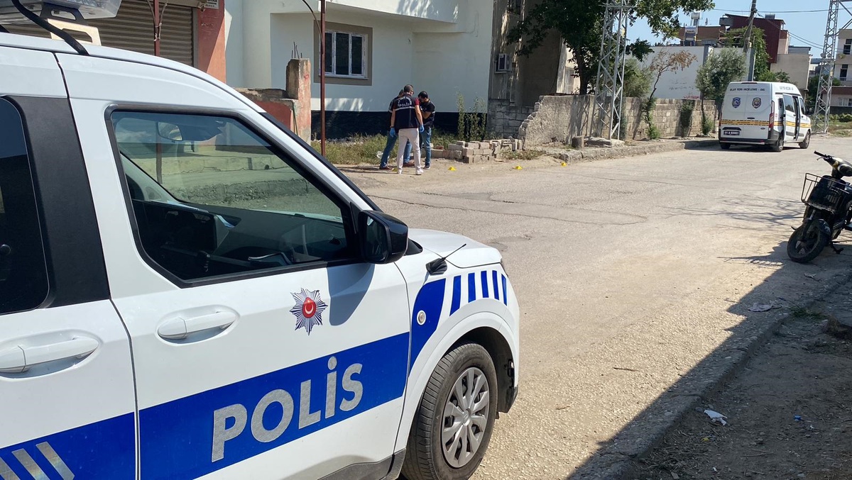 Adana'da Boşanma Aşamasındaki Eşine ve Baldızına Saldırı