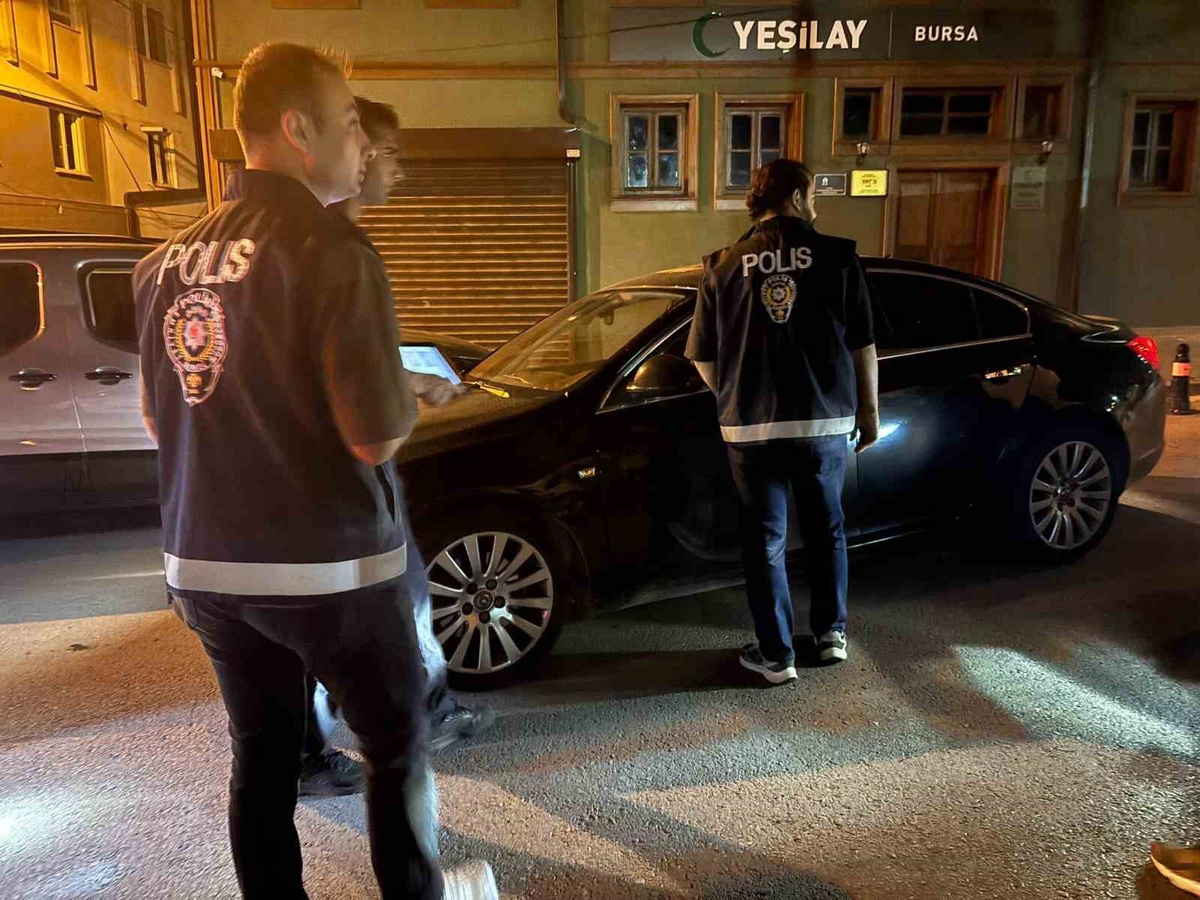 Bursa'da Huzur Uygulaması: 3 Tutuklama, Uyuşturucu Ele Geçirildi