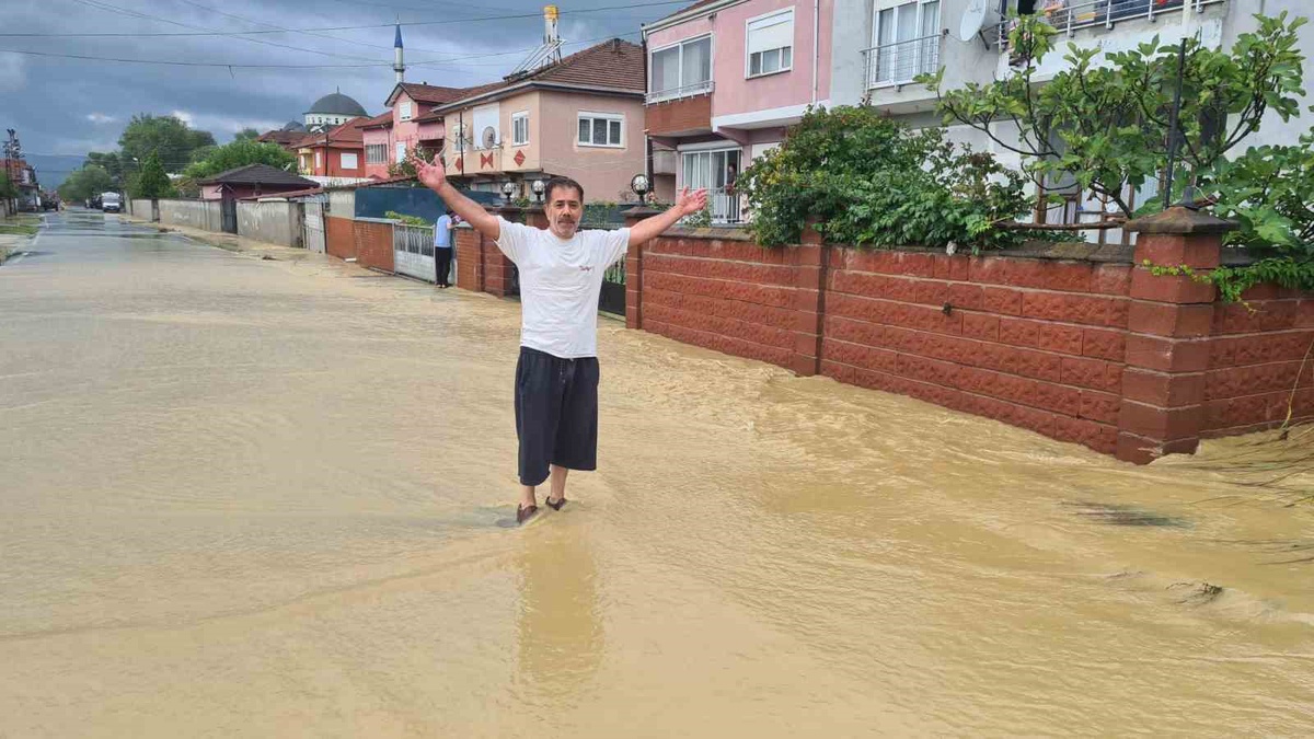 Güzeloğlu Mahallesi'nde Su Taşkını Mağduriyet Yaratıyor