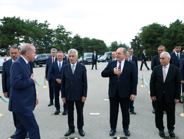 Cumhurbaşkanı Erdoğan ve devlet erkanı Anıtkabir'de! Atatürk'ün huzurunda Netanyahu'ya mesaj