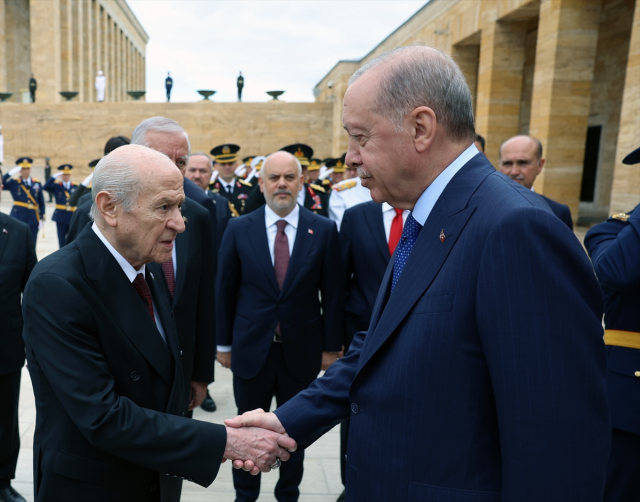 Cumhurbaşkanı Erdoğan ve devlet erkanı Anıtkabir'de! Atatürk'ün huzurunda Netanyahu'ya mesaj