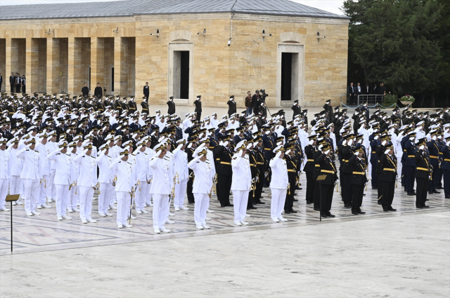 Cumhurbaşkanı Erdoğan ve devlet erkanı Anıtkabir'de! Atatürk'ün huzurunda Netanyahu'ya mesaj