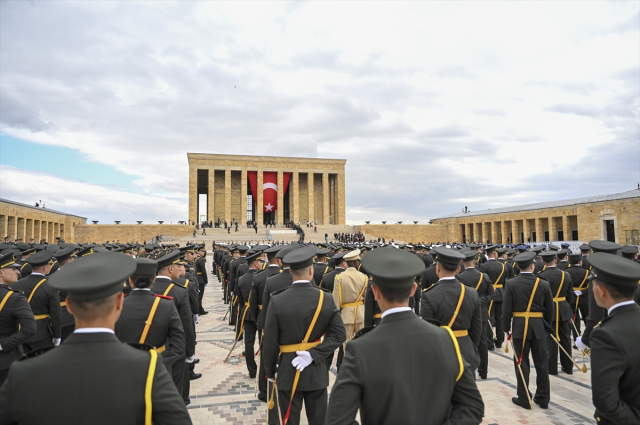 Cumhurbaşkanı Erdoğan ve devlet erkanı Anıtkabir'de! Atatürk'ün huzurunda Netanyahu'ya mesaj