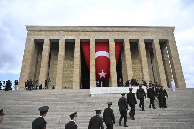 Cumhurbaşkanı Erdoğan ve devlet erkanı Anıtkabir'de! Atatürk'ün huzurunda Netanyahu'ya mesaj