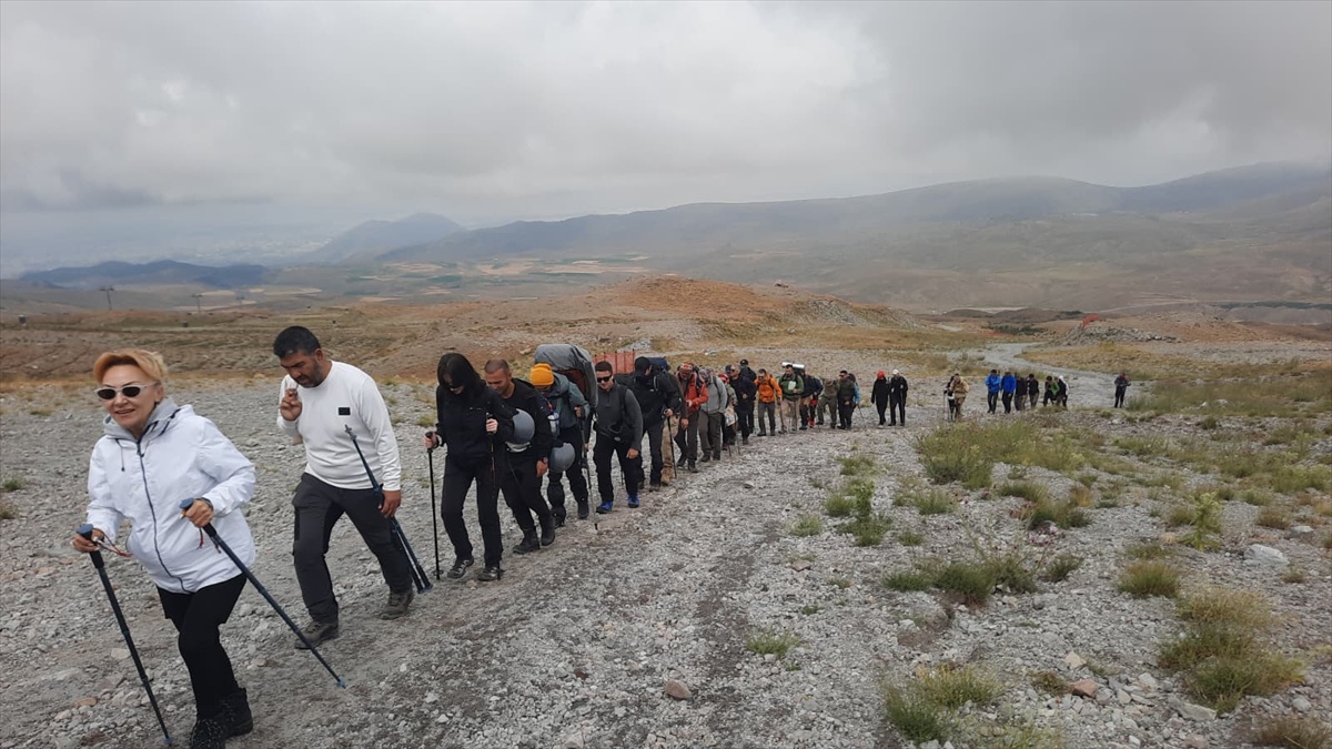 Erciyes\'te Zafer Bayramı Zirve Tırmanışı