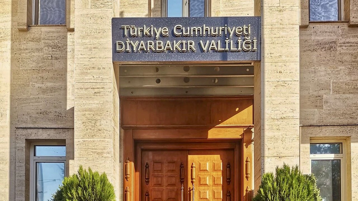 Diyarbakır'da PKK Posterleri İçin 4 Gözaltı