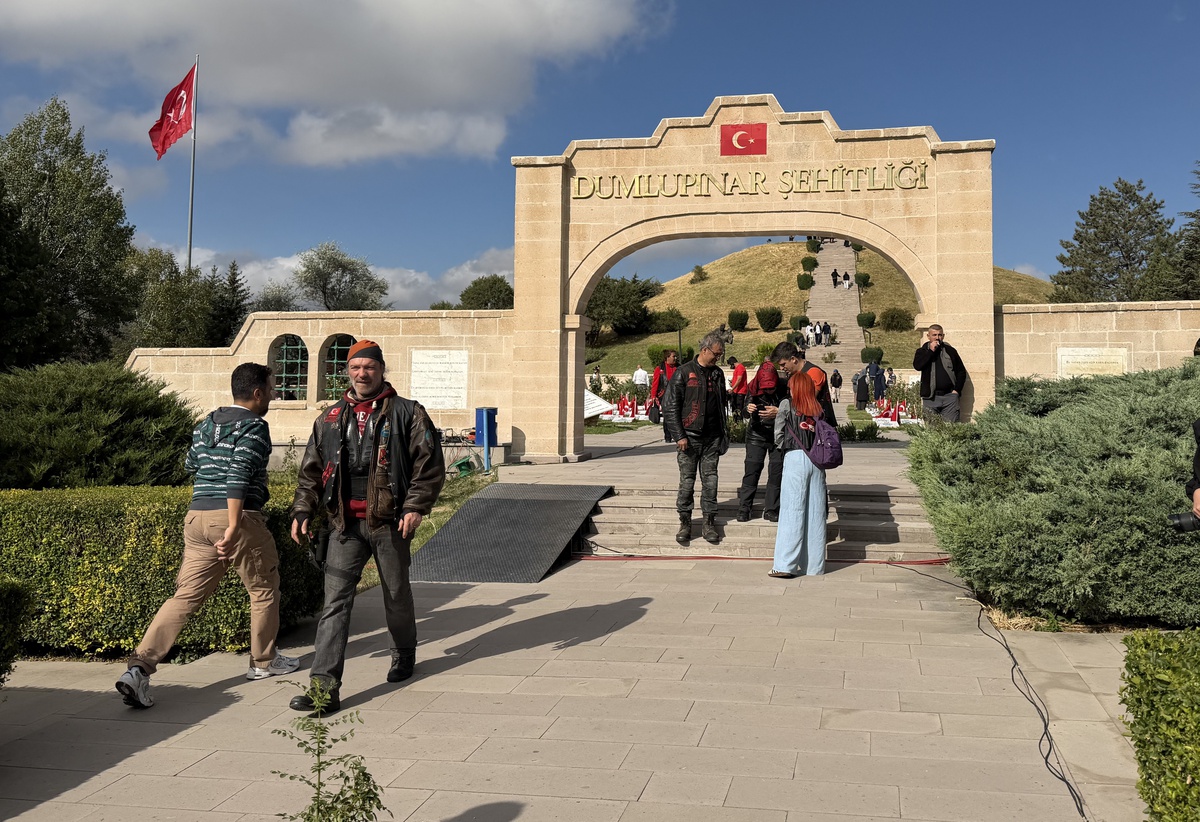 Dumlupınar Şehitliği 30 Ağustos'ta Ziyaretçi Akınına Uğradı