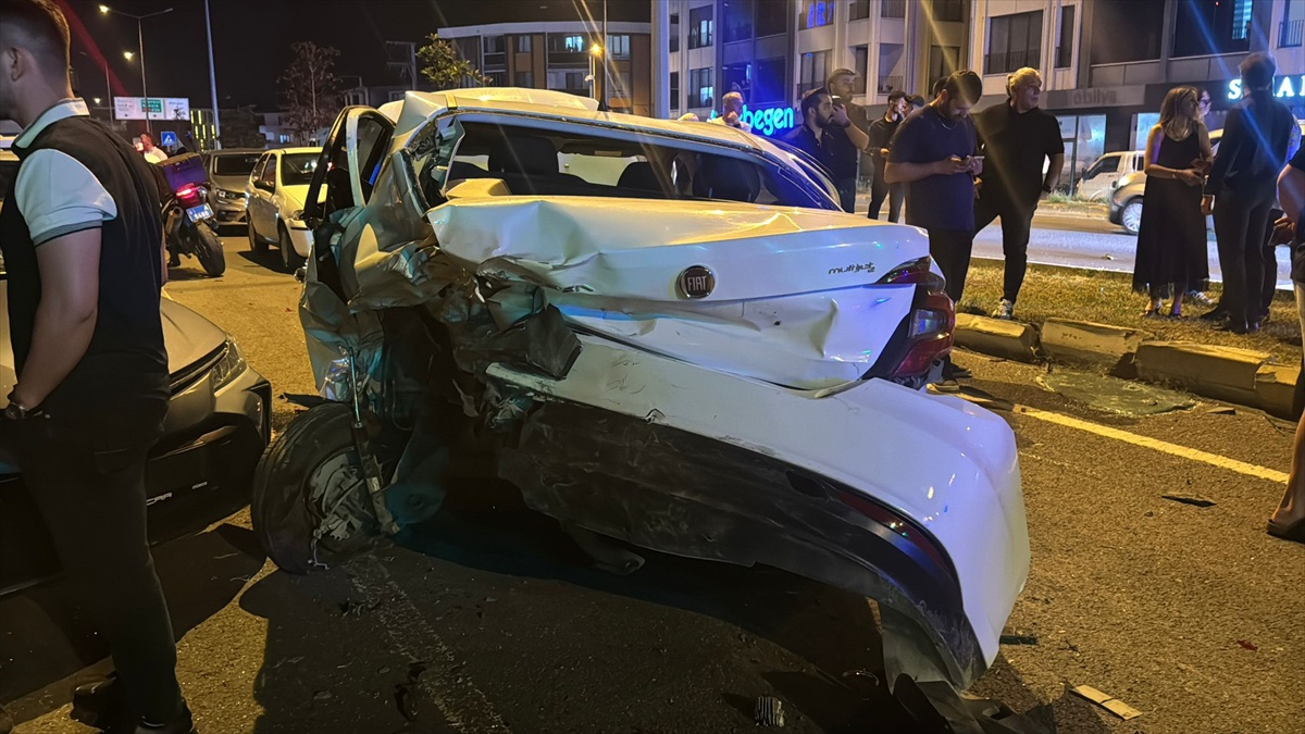 Düzce'de Zincirleme Kaza: 2 Yaralı