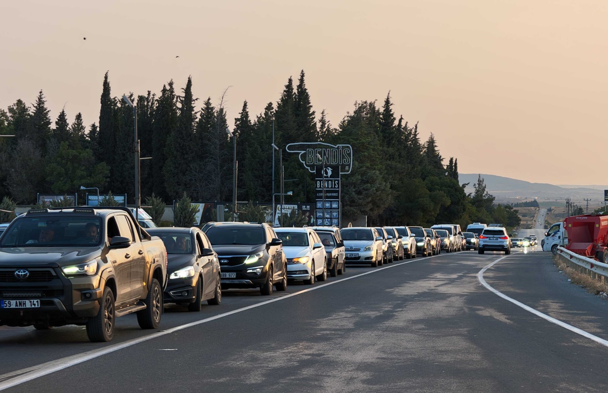 Saros Körfezi'nde Dönüş Trafiği Yoğunlaştı