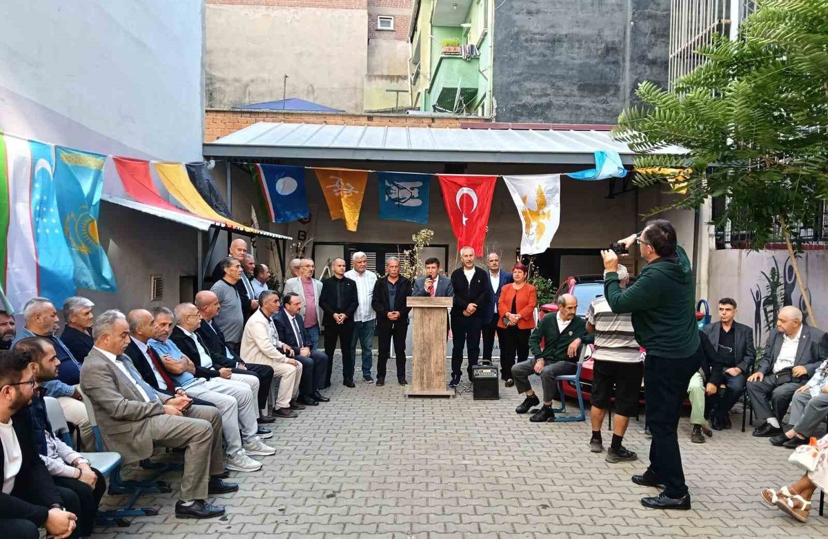 Eskişehir'de 30 Ağustos Coşkusu: Şehitler Dualarla Anıldı