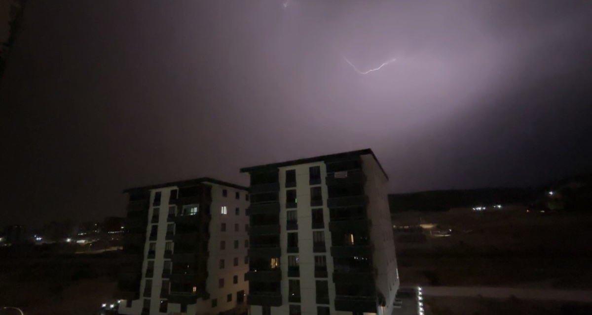 Gaziantep'te Şimşek Fırtınası Etkili Oldu