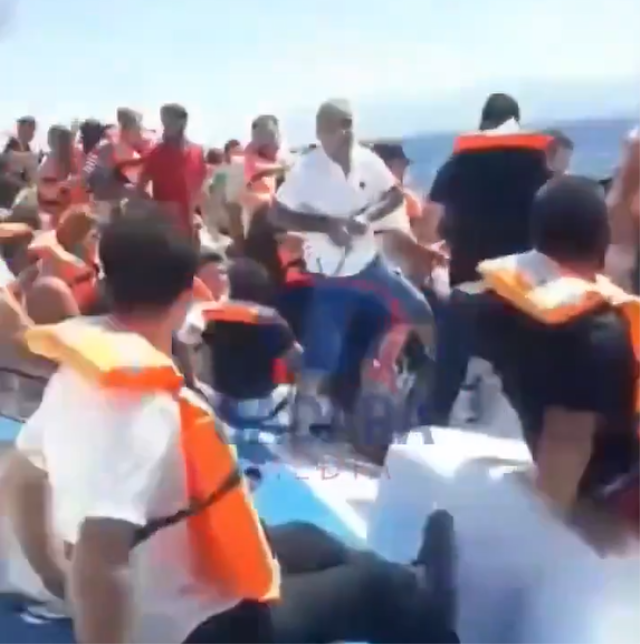Girne açıklarında alabora olan gemiden dehşet verici görüntüler: Batıyoruz...