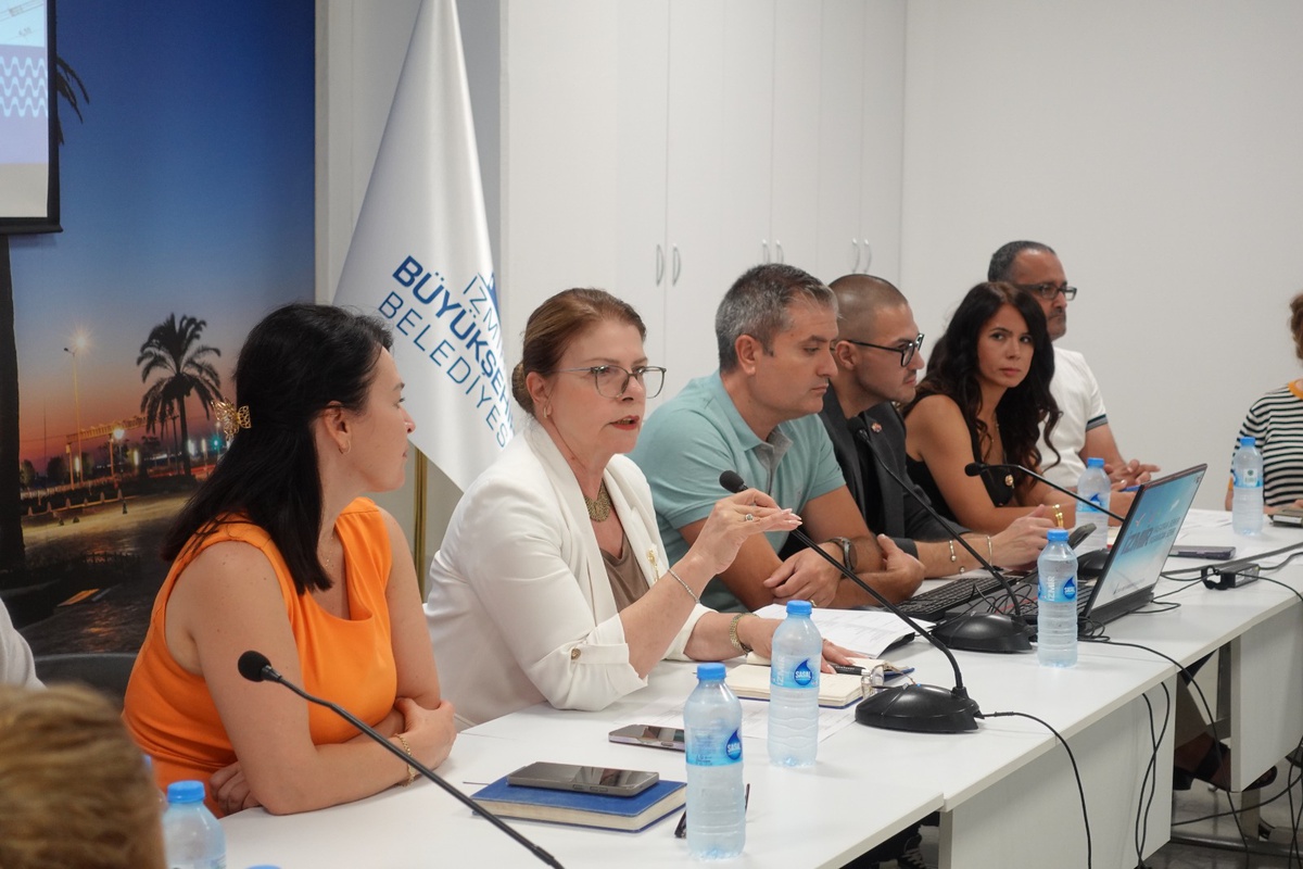 İzmir'de belediyeler güneş enerjisi kullanımının kolaylaştırma çalışmalarını sürdürüyor