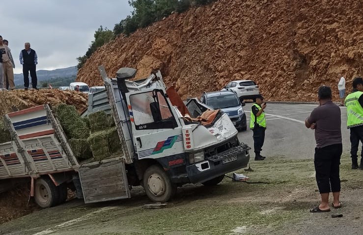 Ermenek'te Kamyonet Devrildi: 1 Ölü, 1 Yaralı