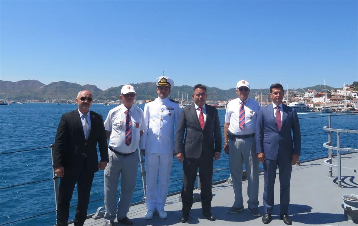 Kaymakam Kaya, TCG Bora'yı ziyaret etti