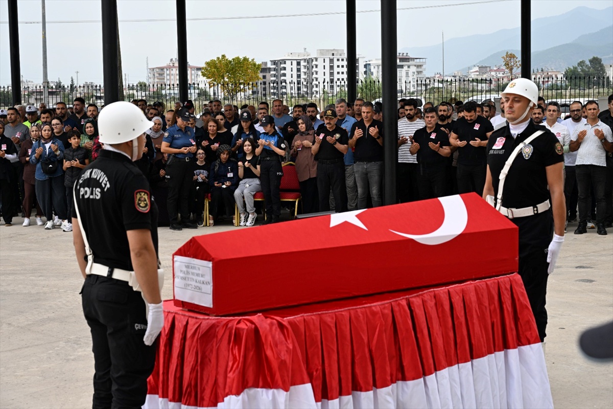 Osmaniye\'de Polis Törenle Uğurlandı