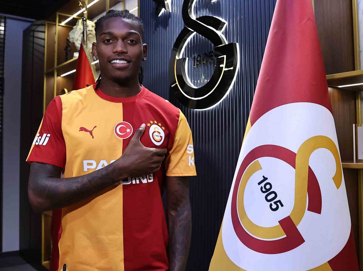 Galatasaray'a Rafael Leao Transferi