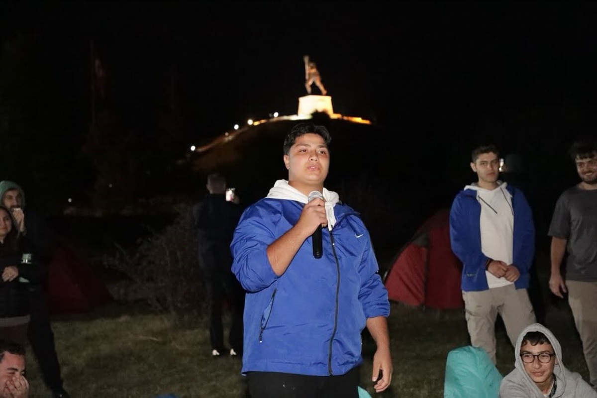 Vali Işın, Zafer Kampı'nda Gençlerle Buluştu