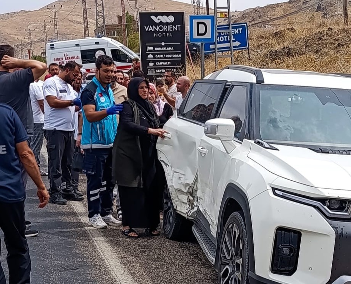 Van'da Trafik Kazası: 1 Yaralı