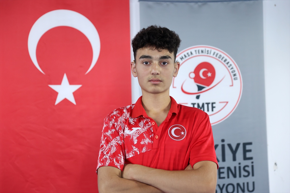 Masa Tenisinde Engelli Gençten 3 Madalya