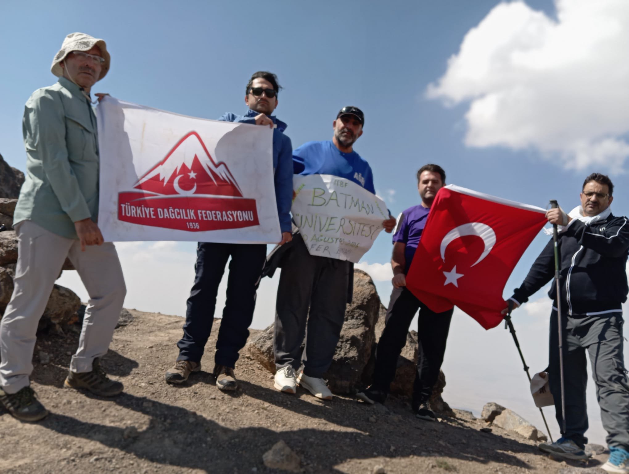 Süphan Dağı'nda Zafer Bayramı Coşkusu